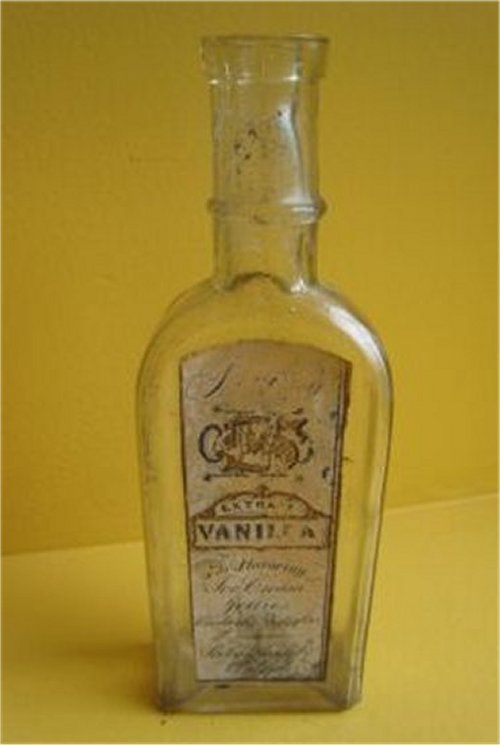 Vanilla Extract - SEELY Manufacturing Company - glass bottle